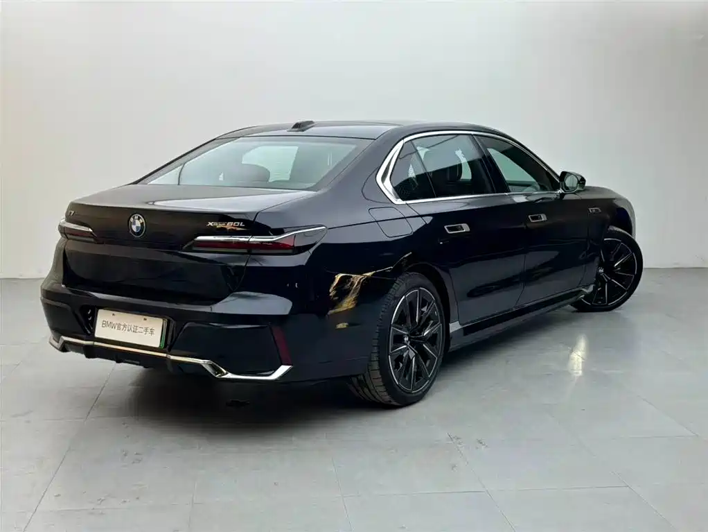 BMW i7 — миниатюра 4