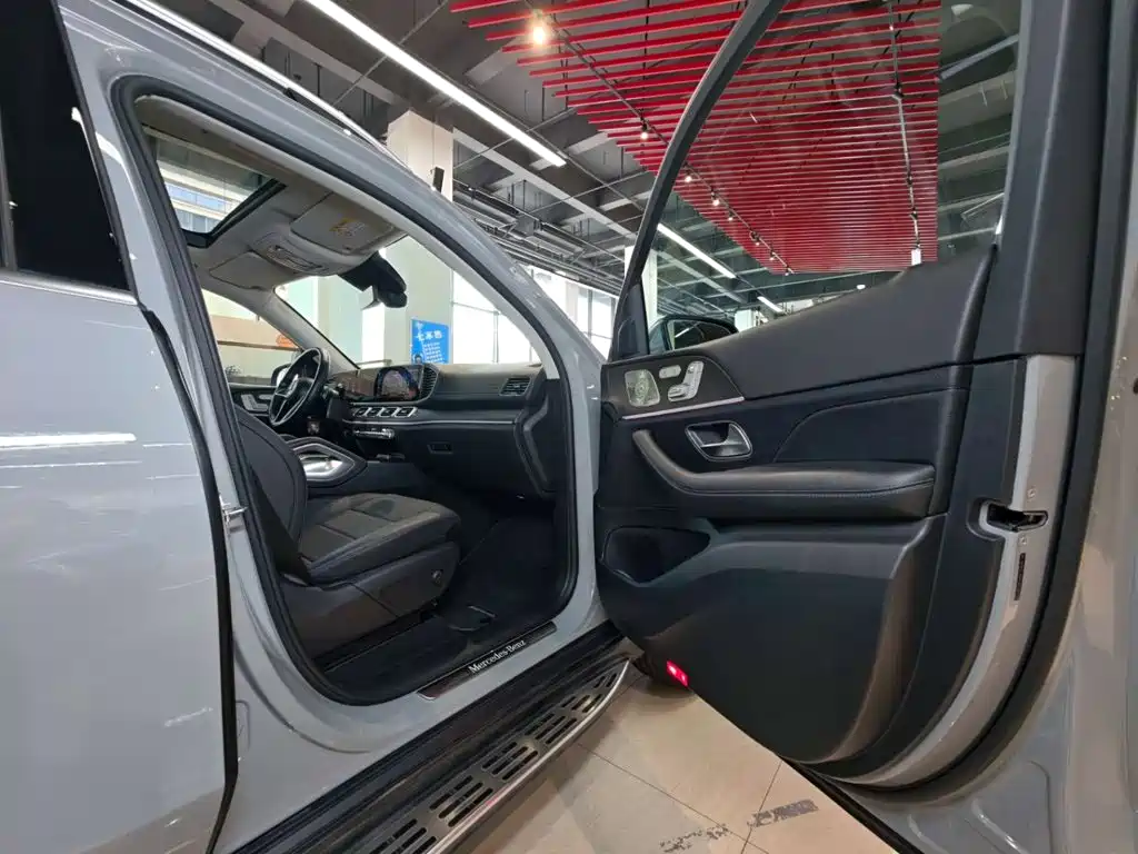 Mercedes-Benz GLE (Import) — миниатюра 34