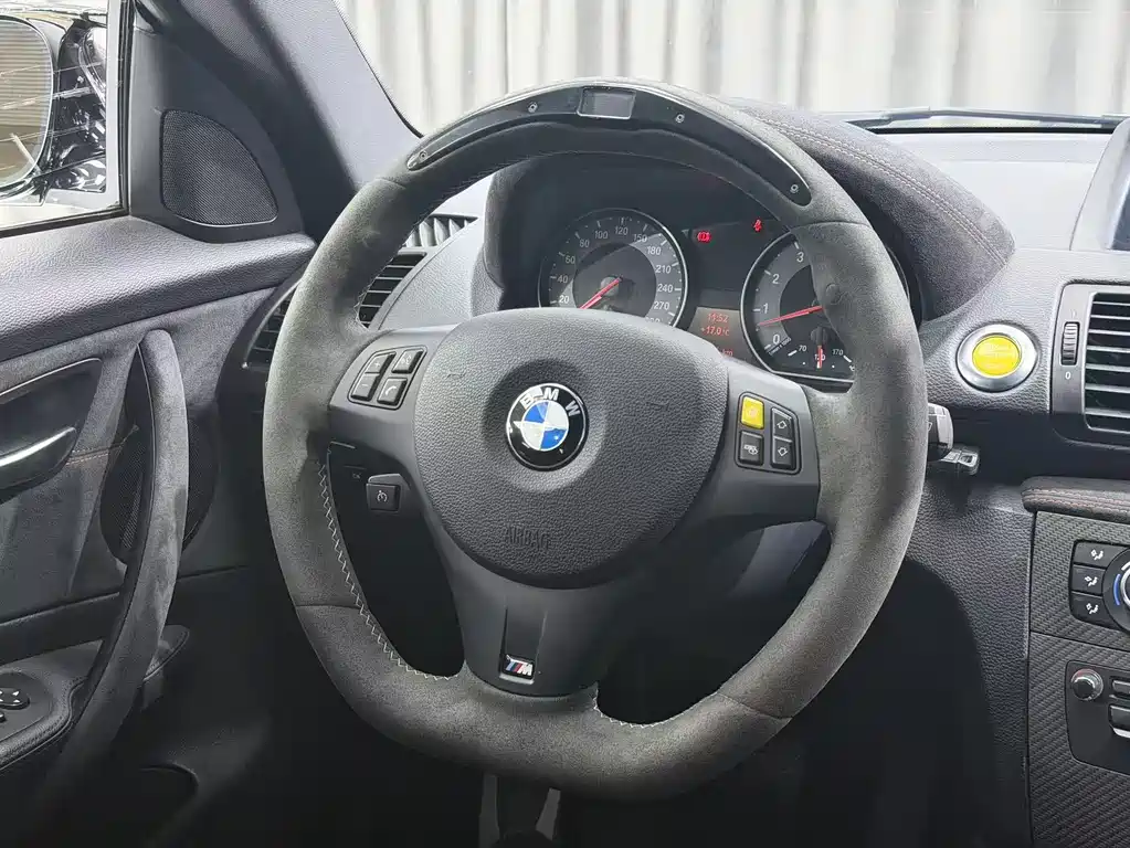 BMW 1 M 2011 1M Coupe