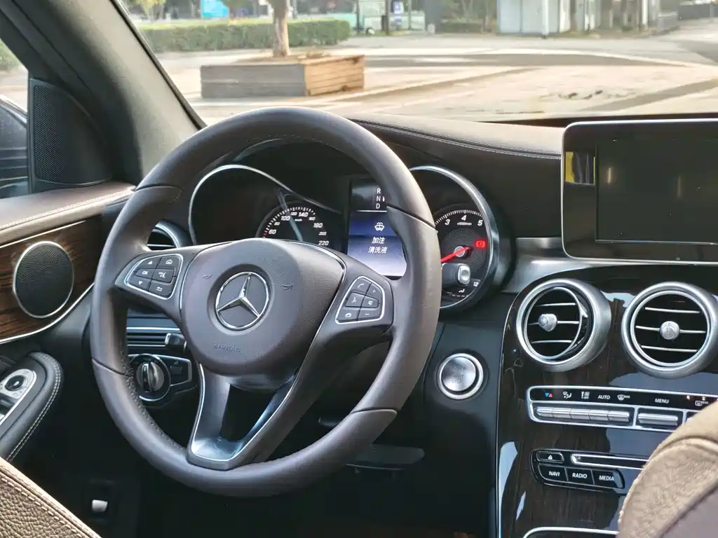 Mercedes-Benz GLC — миниатюра 11