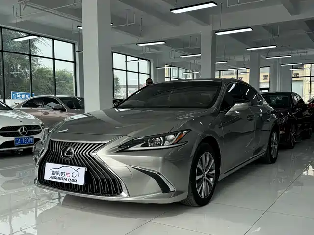 LEXUS  ES