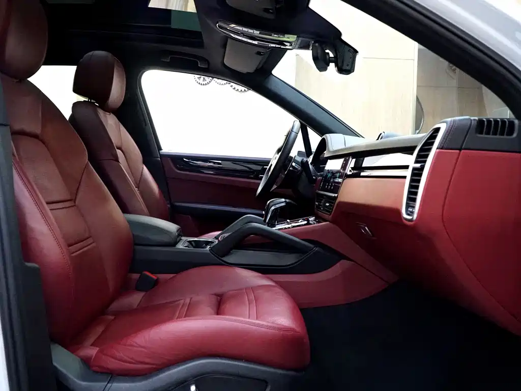 Porsche Cayenne — миниатюра 9