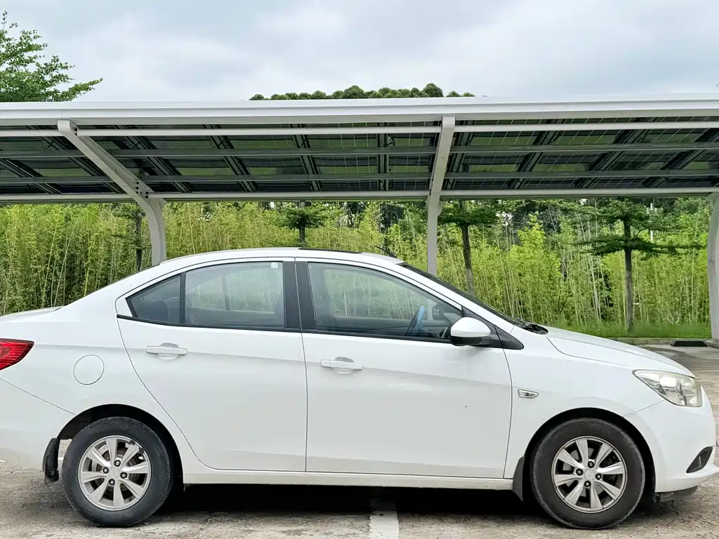 Chevrolet Sail 2015 3 1.3L MT