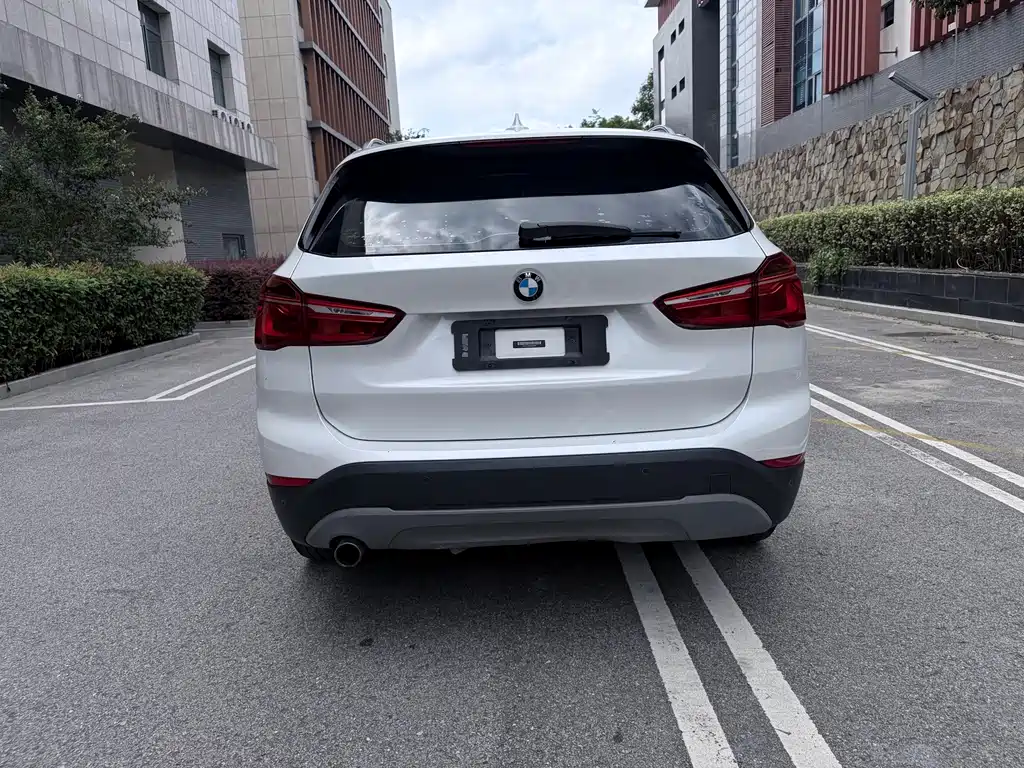 BMW X1 — миниатюра 10