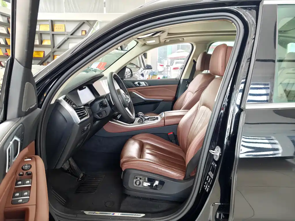 BMW X5 (Import) — миниатюра 11