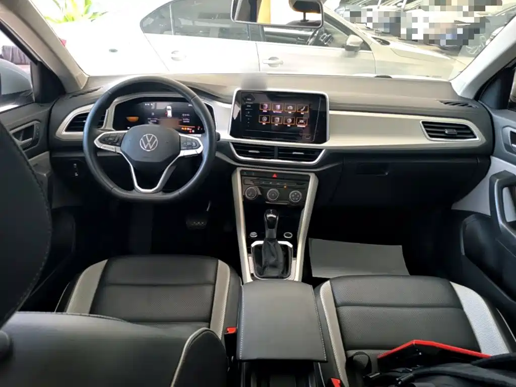 Volkswagen T-Roc — миниатюра 10