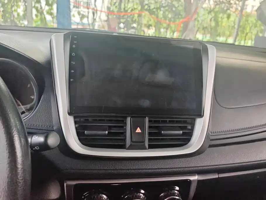 Toyota Yaris L — миниатюра 13