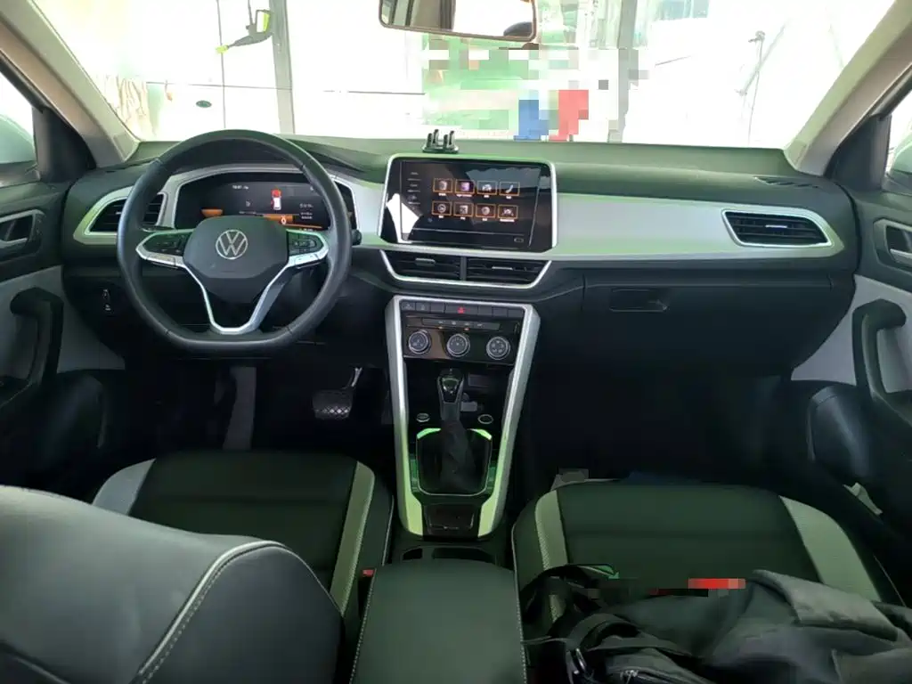 Volkswagen T-Roc — миниатюра 10