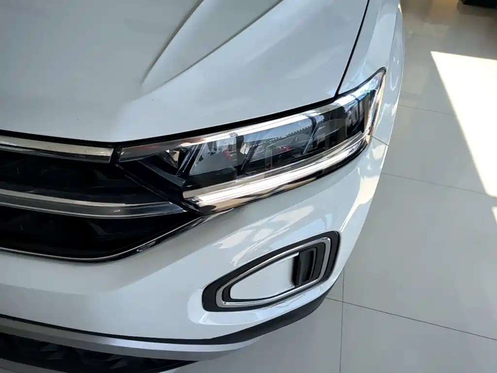 Volkswagen T-Roc — миниатюра 24