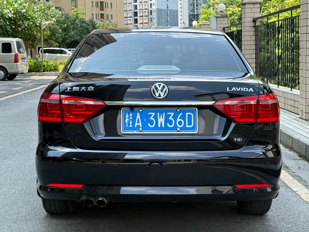 Volkswagen Lavida — миниатюра 5