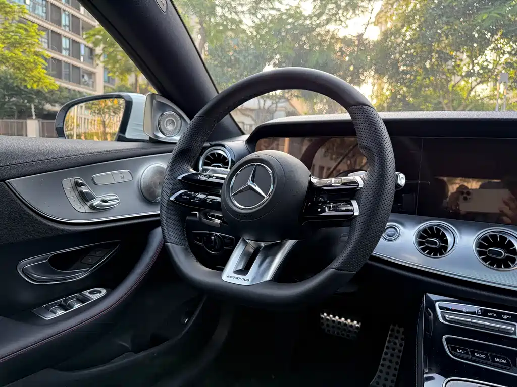 Mercedes-Benz E-Class (Import) — миниатюра 10