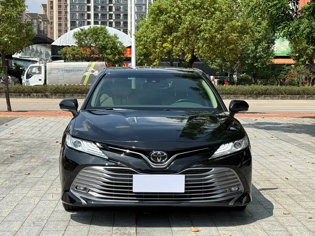 Toyota Camry — миниатюра 2