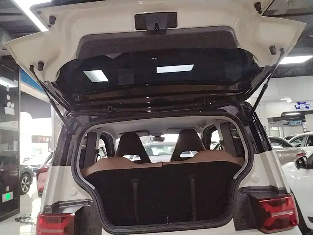 Wuling MINIEV — миниатюра 19