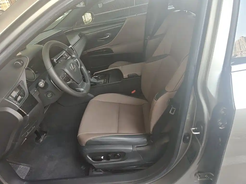 Lexus ES — миниатюра 15