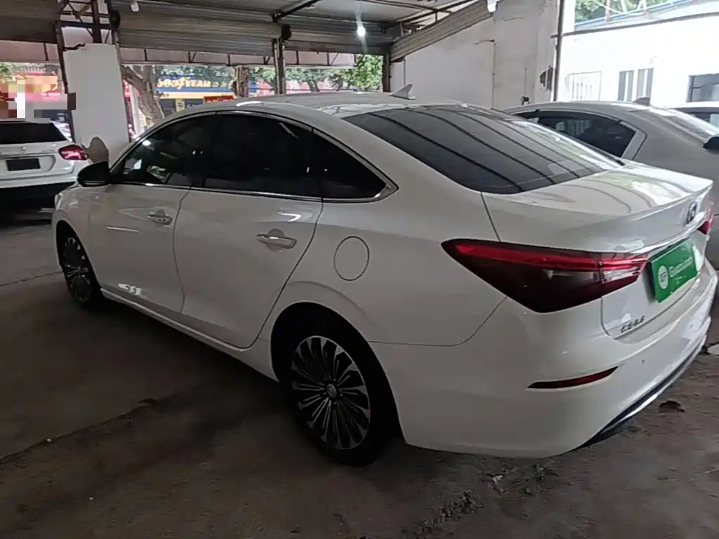 Changan Eado — миниатюра 5