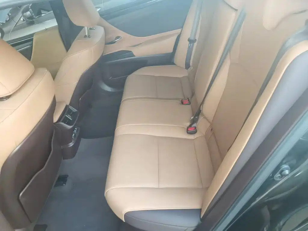 Lexus ES — миниатюра 17