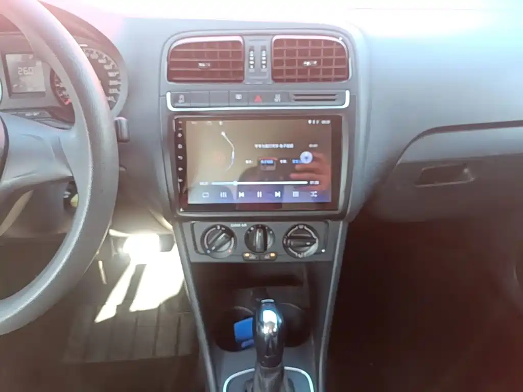 Volkswagen Polo — миниатюра 13