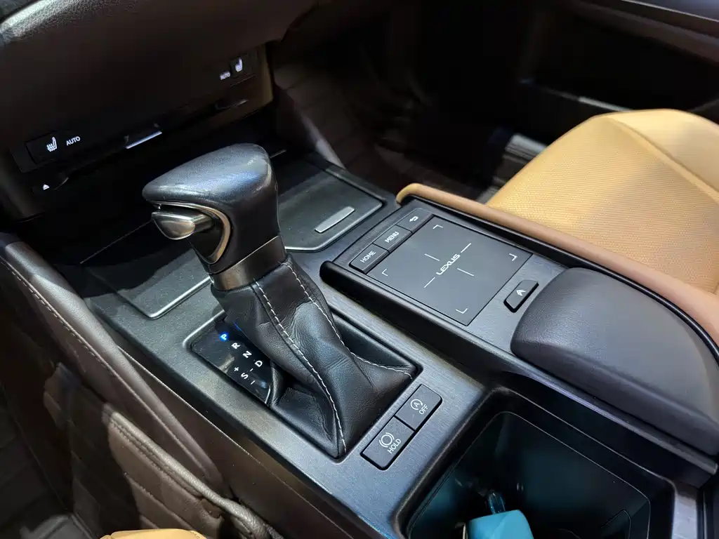 Lexus ES — миниатюра 15