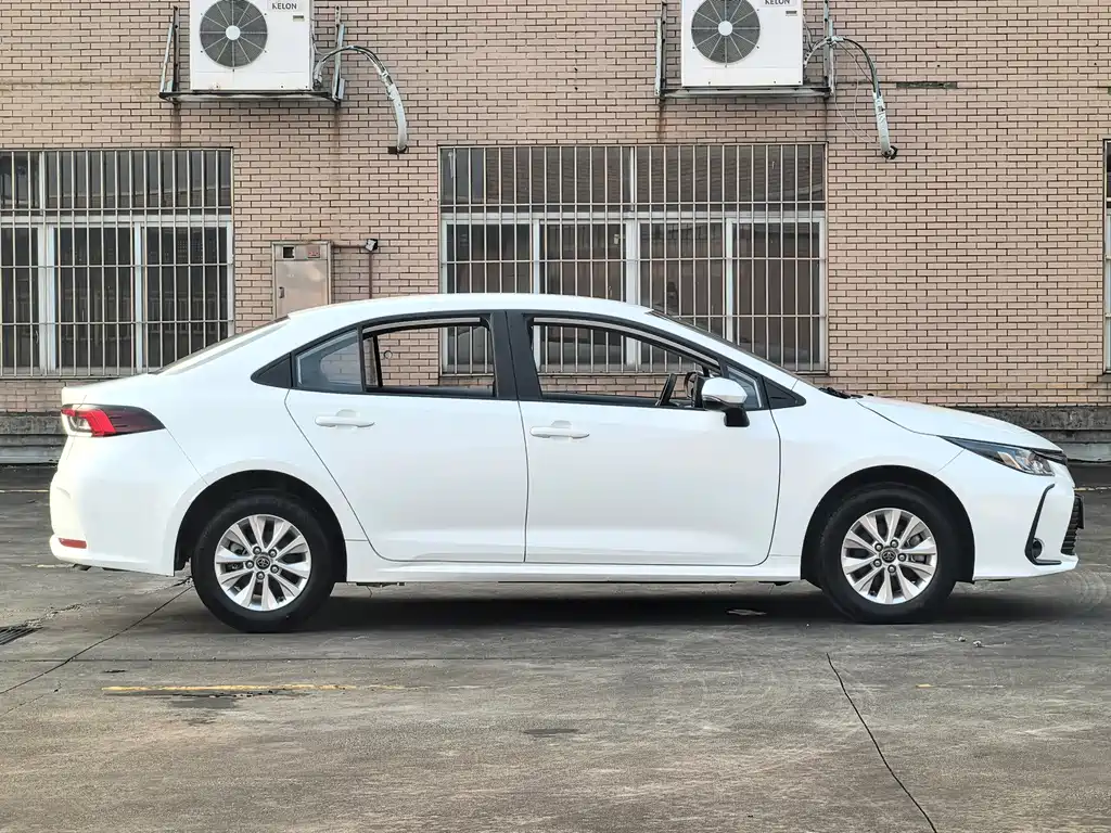 Toyota Corolla — миниатюра 4