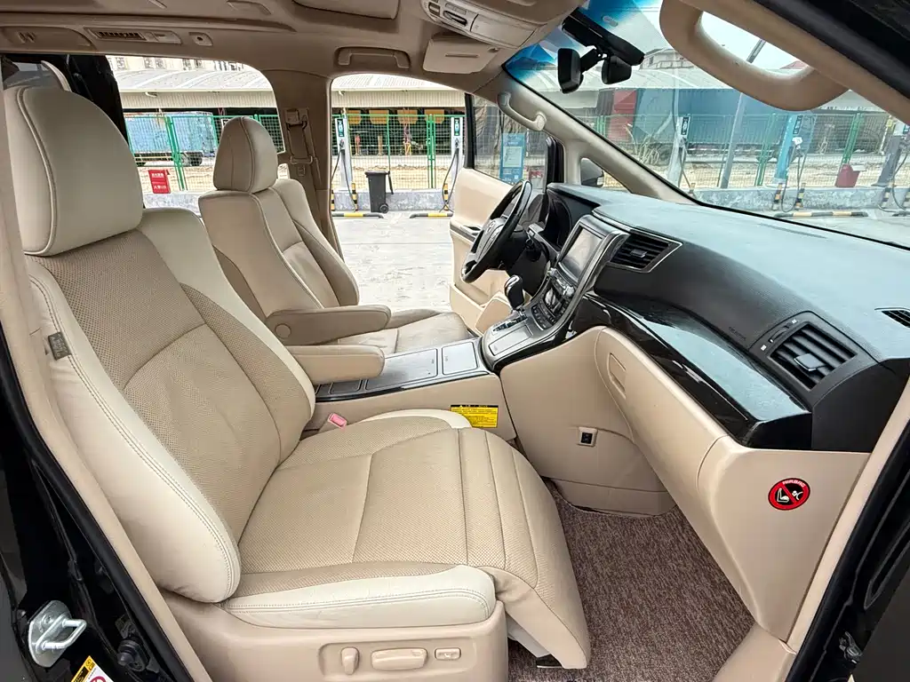 Toyota Alphard 2012 3.5L Luxury