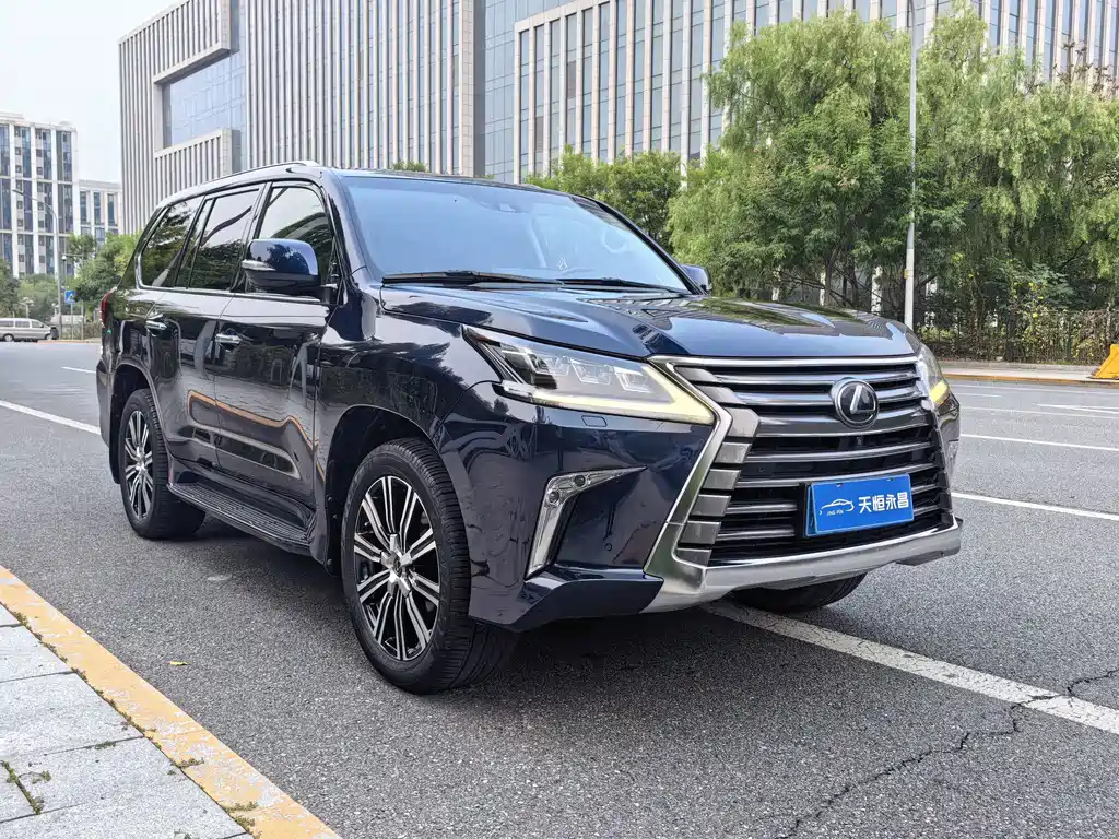 Lexus LX — миниатюра 5