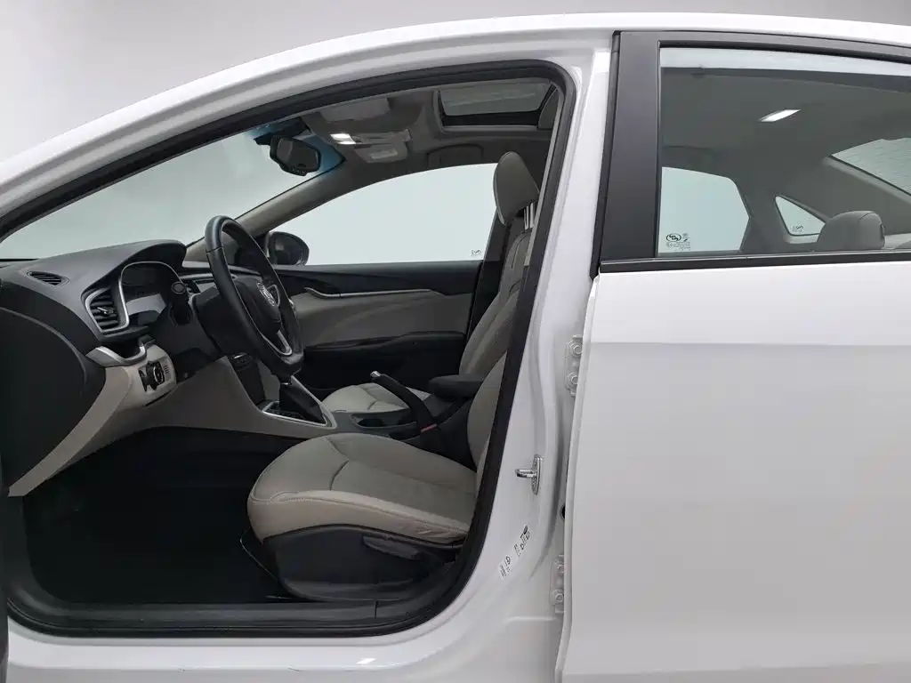 Buick Excelle — миниатюра 10