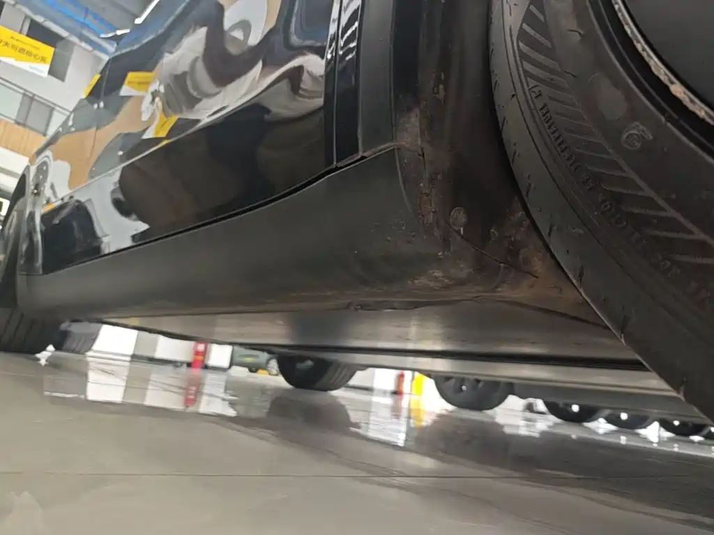 Tesla Model Y — миниатюра 21