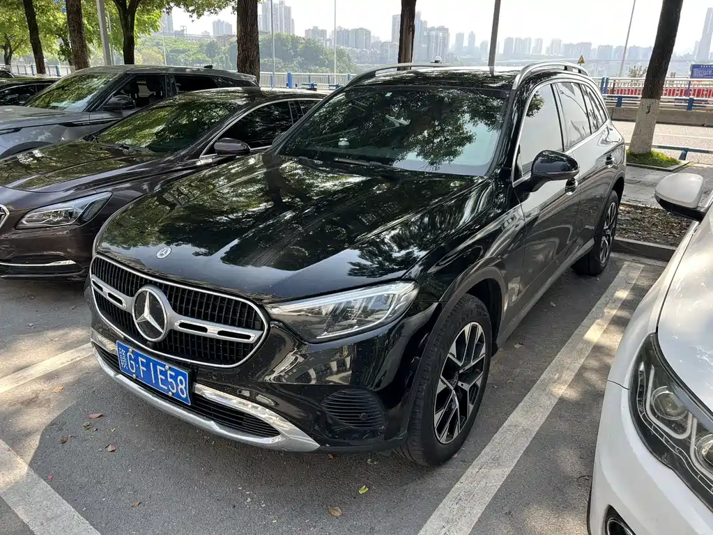 Mercedes-Benz GLC 2023