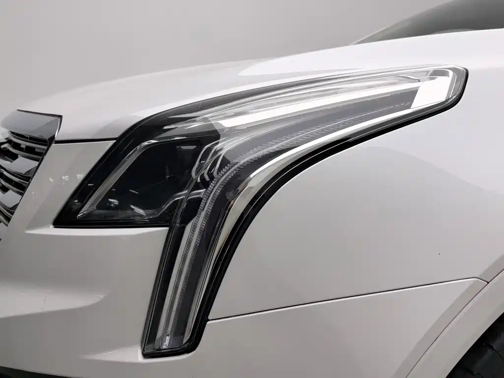 Cadillac XT5 — миниатюра 7