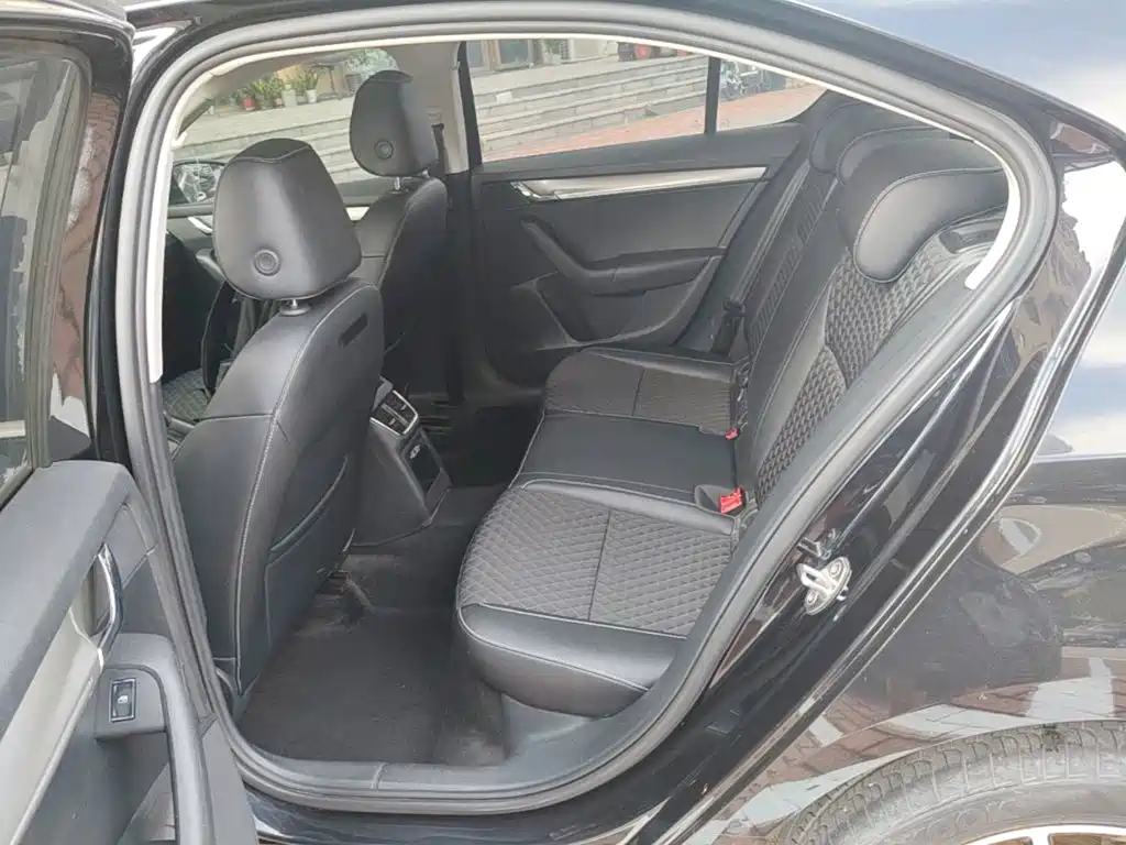 Skoda Octavia — миниатюра 17