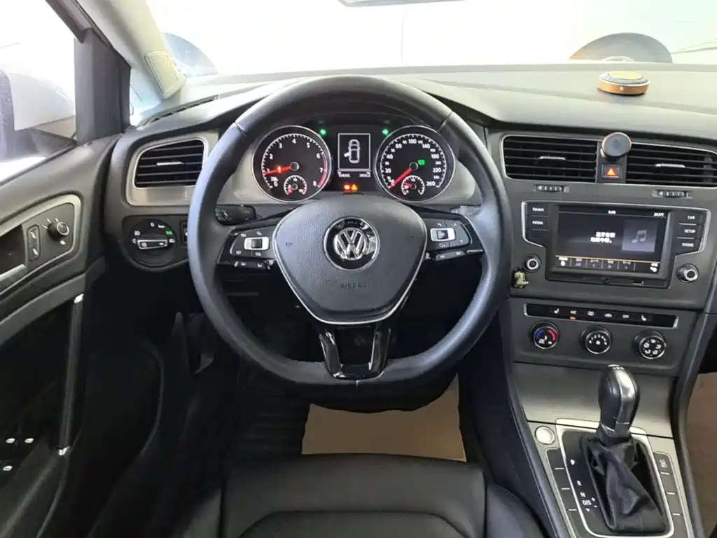 Volkswagen Golf — миниатюра 11