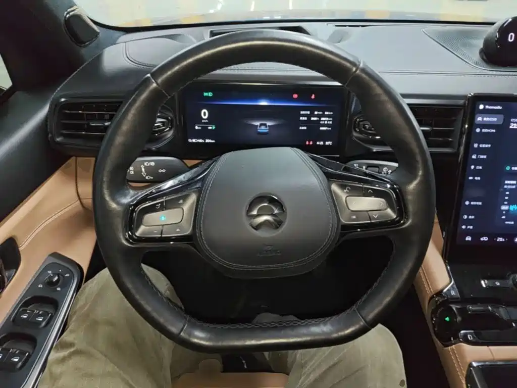 NIO ES8 — миниатюра 11