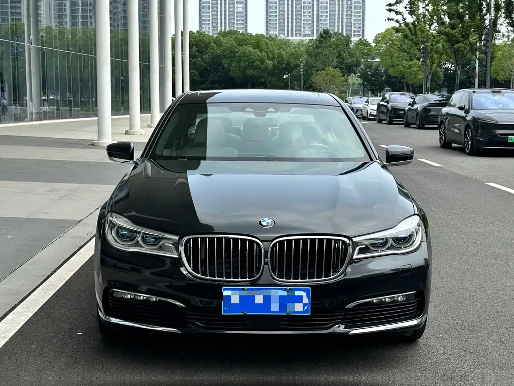 BMW 7 Series 7 2016 750Li xDrive мест