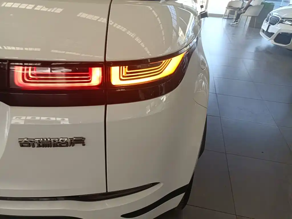 Land Rover Evoque — миниатюра 8