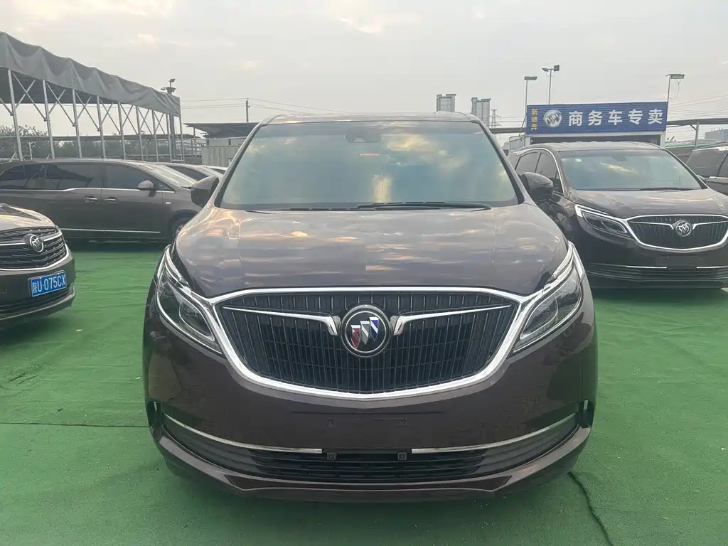 Buick GL8 — миниатюра 2