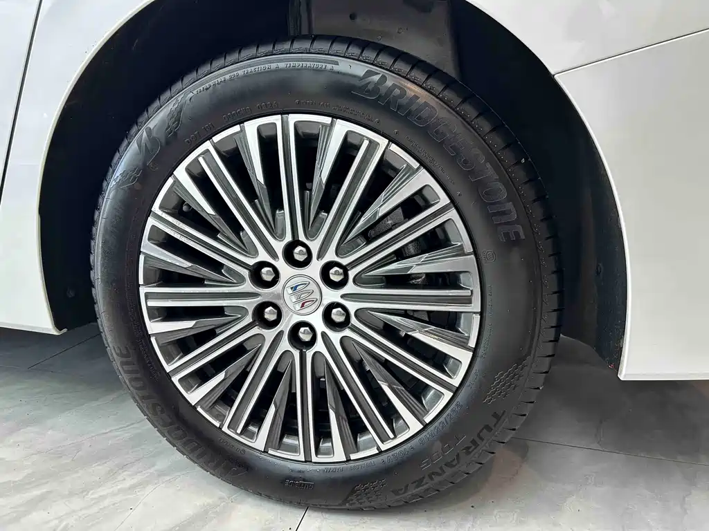 Buick GL8 Hybrid — миниатюра 26