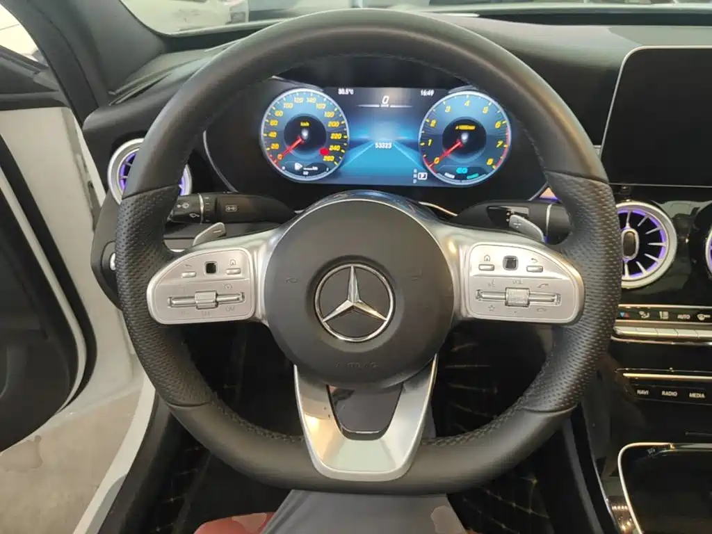 Mercedes-Benz C-Class — миниатюра 11