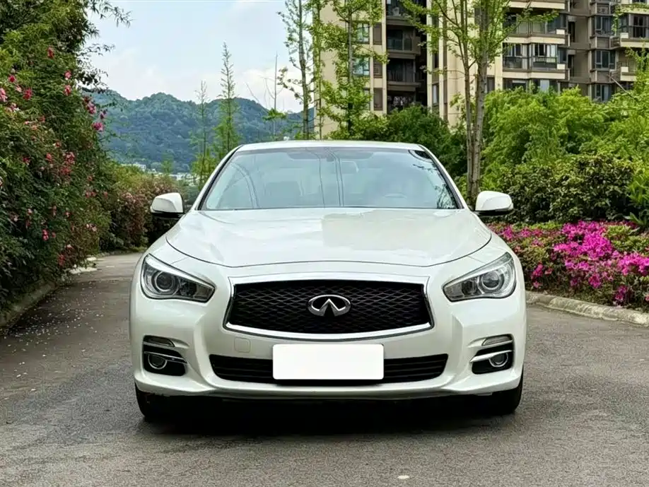 Infiniti Q50L 2016 2.0T Enjoy