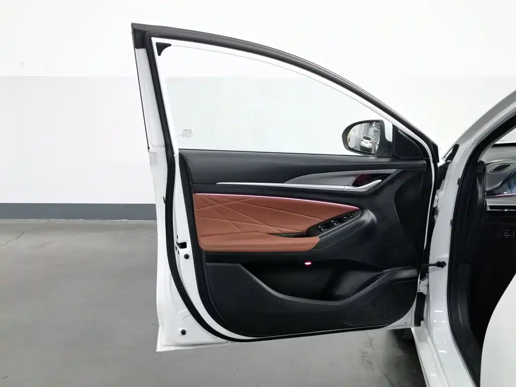 Changan Eado — миниатюра 8