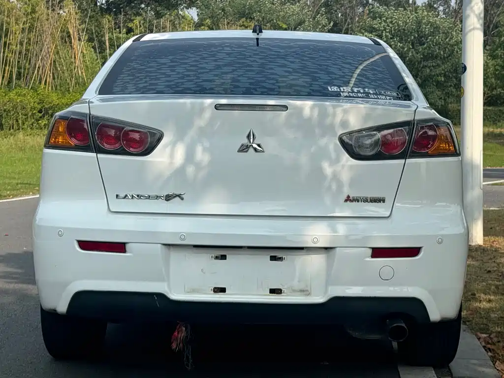 Mitsubishi Lancer EX — миниатюра 5