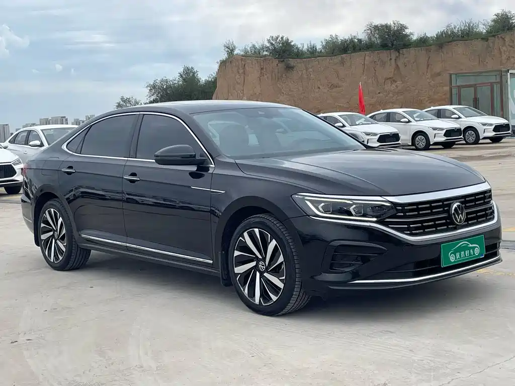 Volkswagen Passat 2022 330TSI Luxury