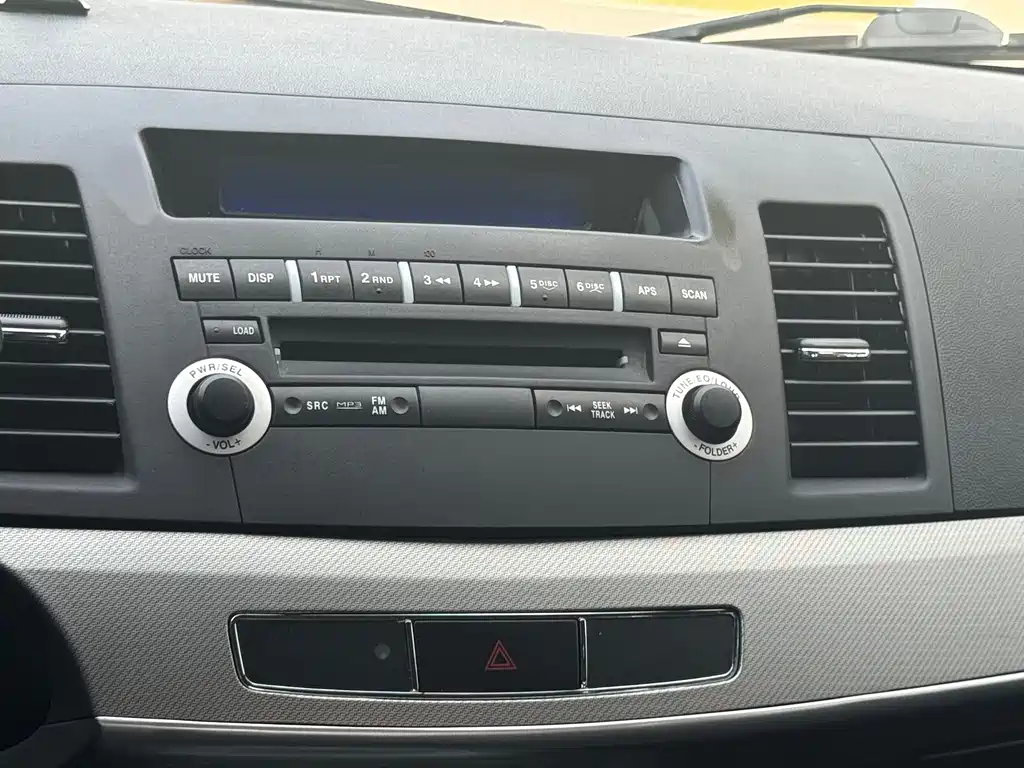 Mitsubishi Lancer EX — миниатюра 10