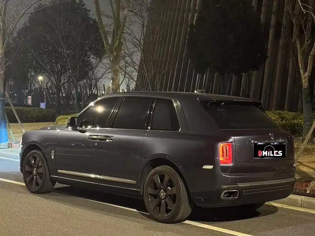 Rolls-Royce Cullinan 2018 мест