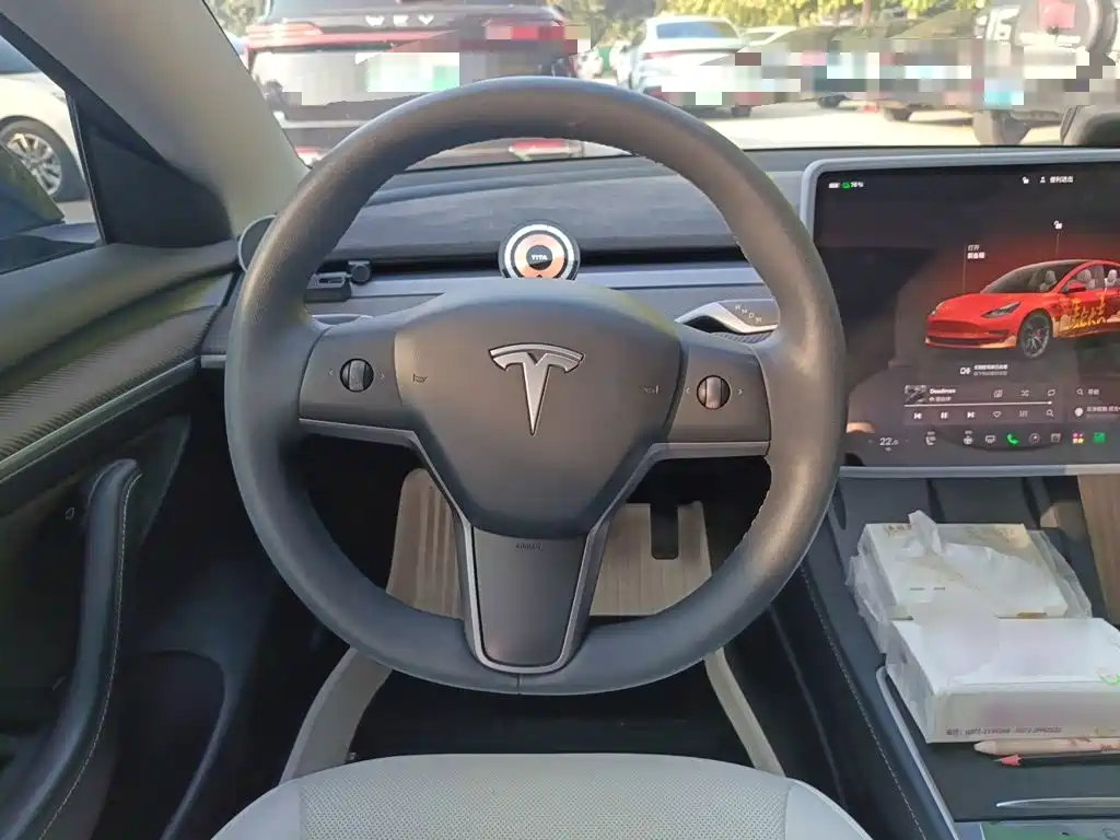 Tesla Model 3 — миниатюра 11