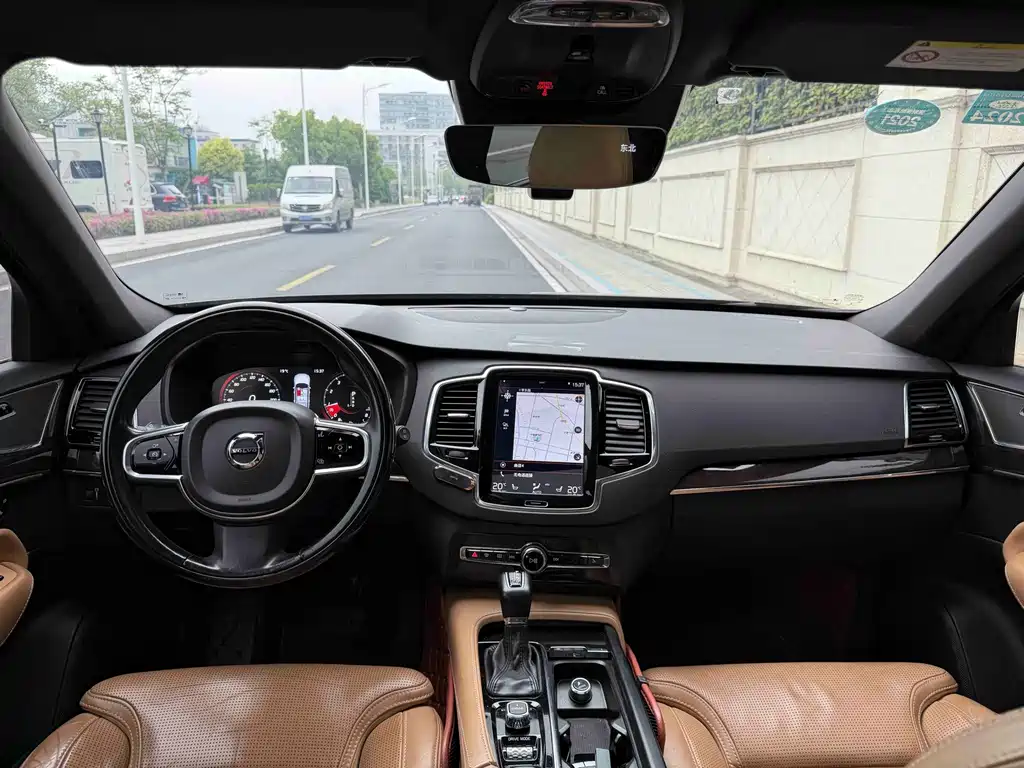 Volvo XC90 — миниатюра 8