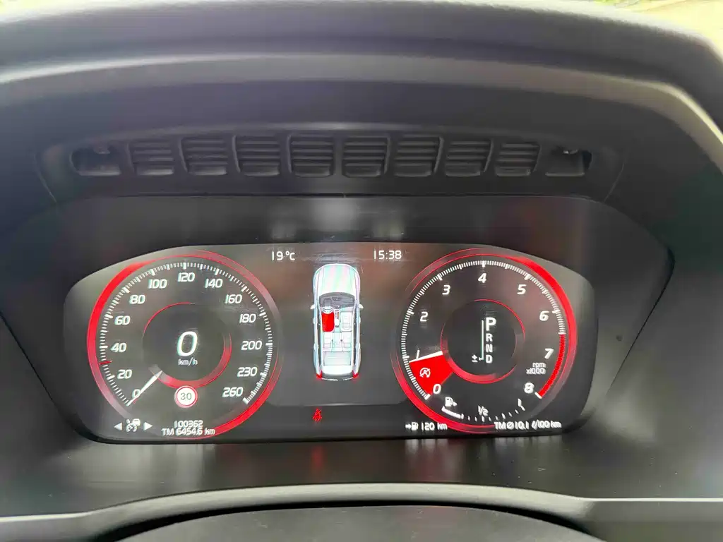 Volvo XC90 — миниатюра 10