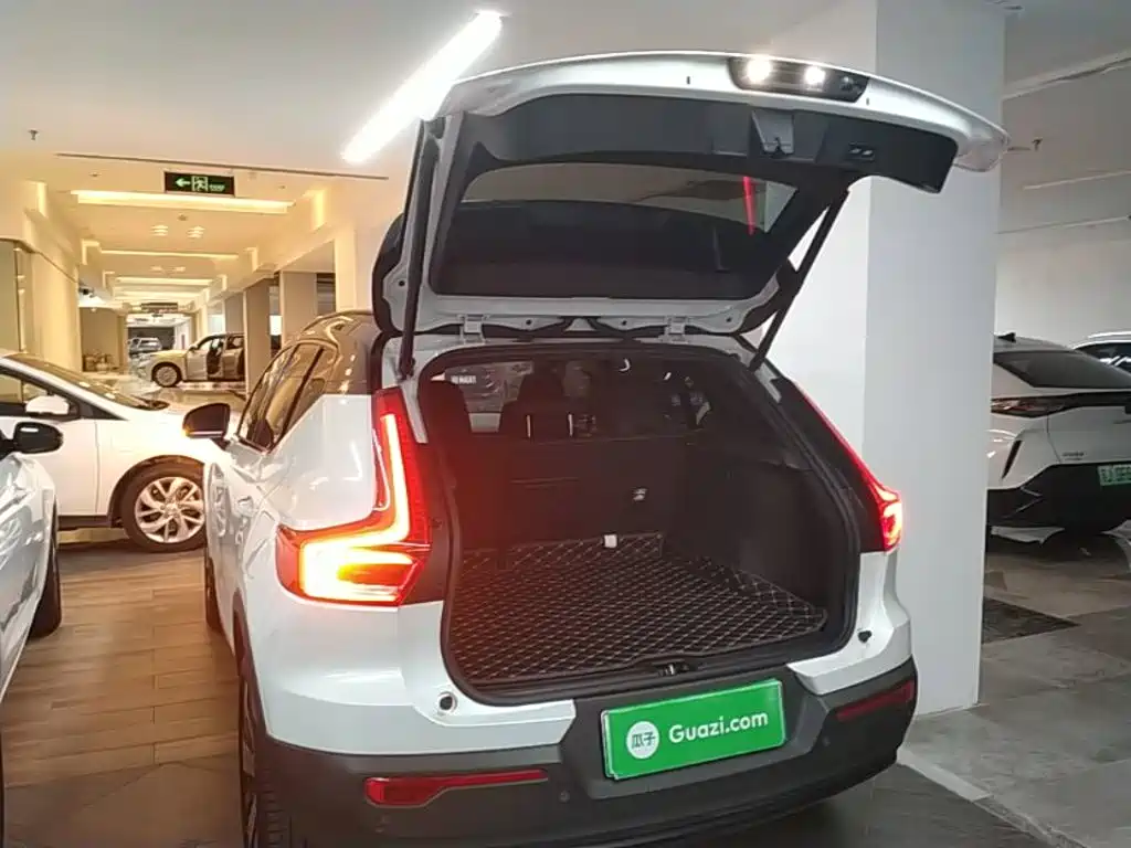 Volvo XC40 NEV — миниатюра 19