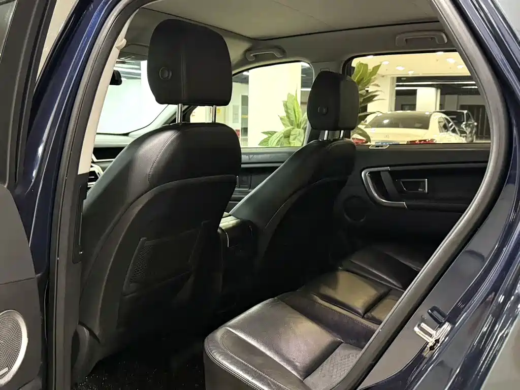 Land Rover Discovery Sport — миниатюра 8
