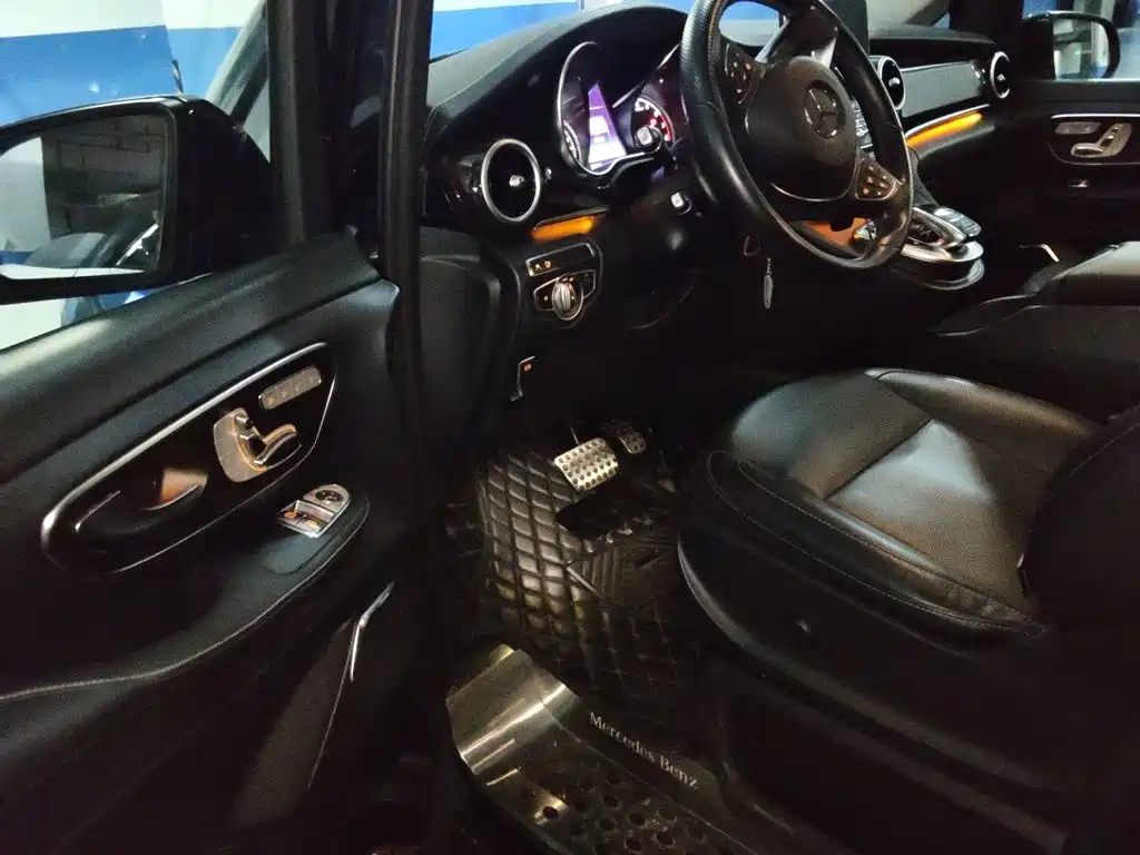 Mercedes-Benz V-Class — миниатюра 17