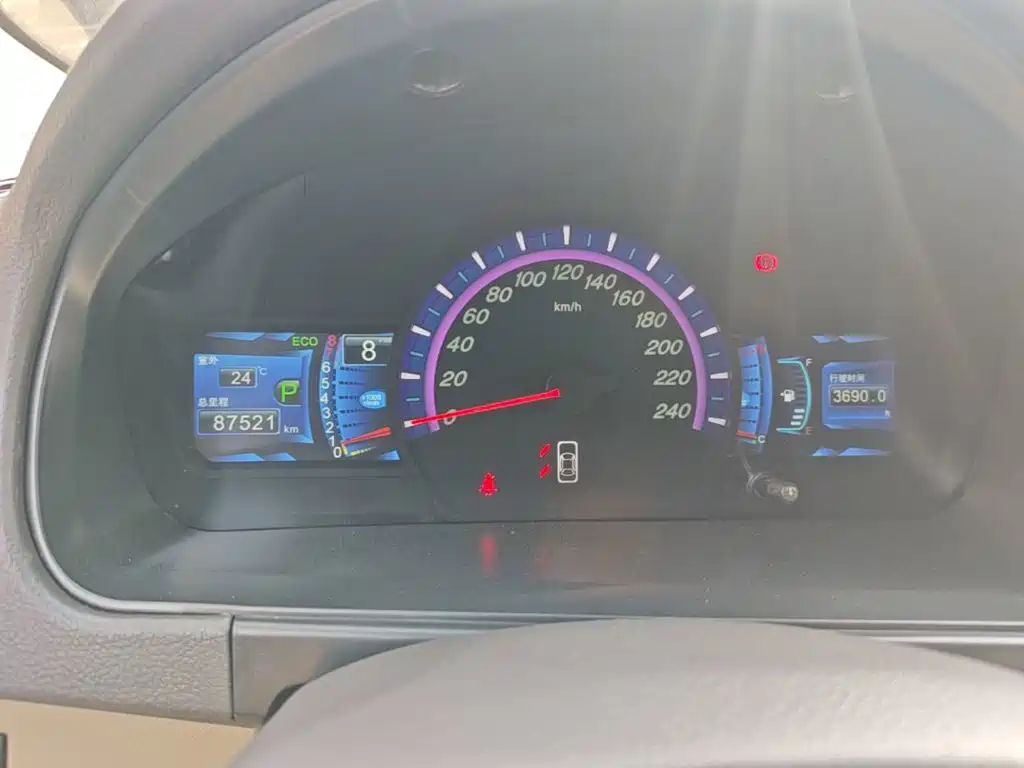 BYD M6 — миниатюра 12